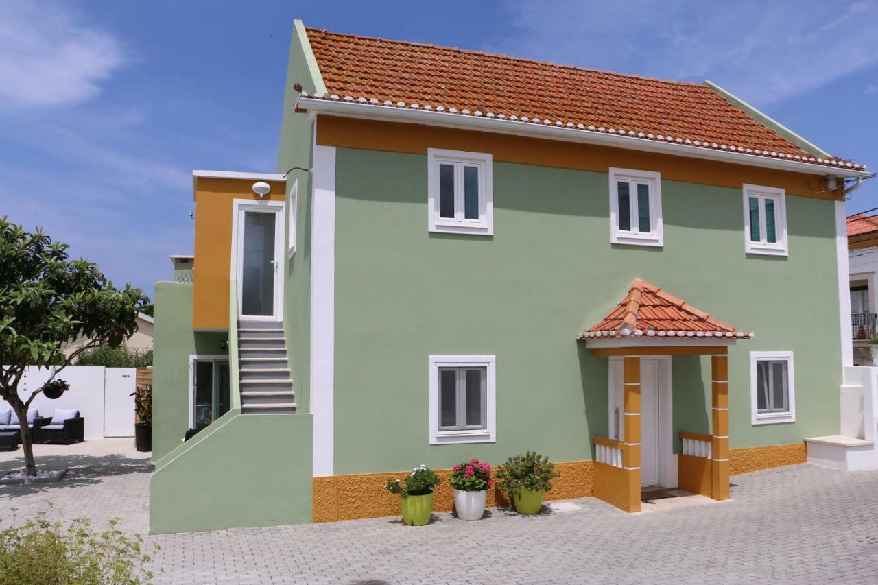 Casinha Verde Nadadouro Exterior foto